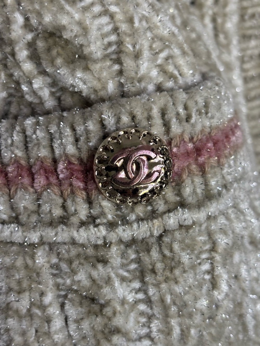 CHANEL 22FW Beige Cable Knit Vest with Pink Accent size French 40 - Picture 6 of 14